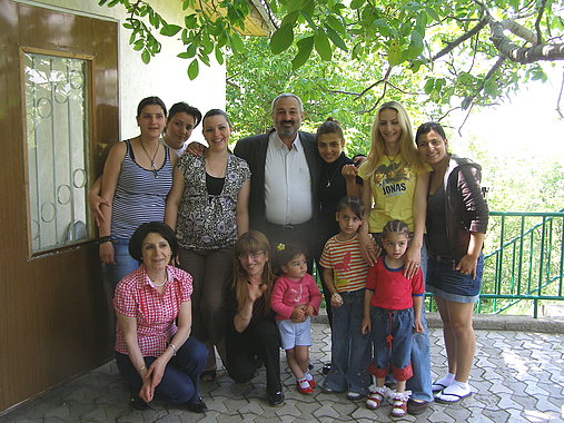 Beboere og ledere fra Regnbuehuset i Jerevan